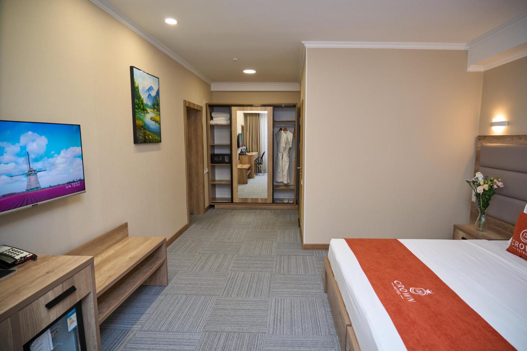 Crown Hotel Μπισκέκ Εξωτερικό φωτογραφία