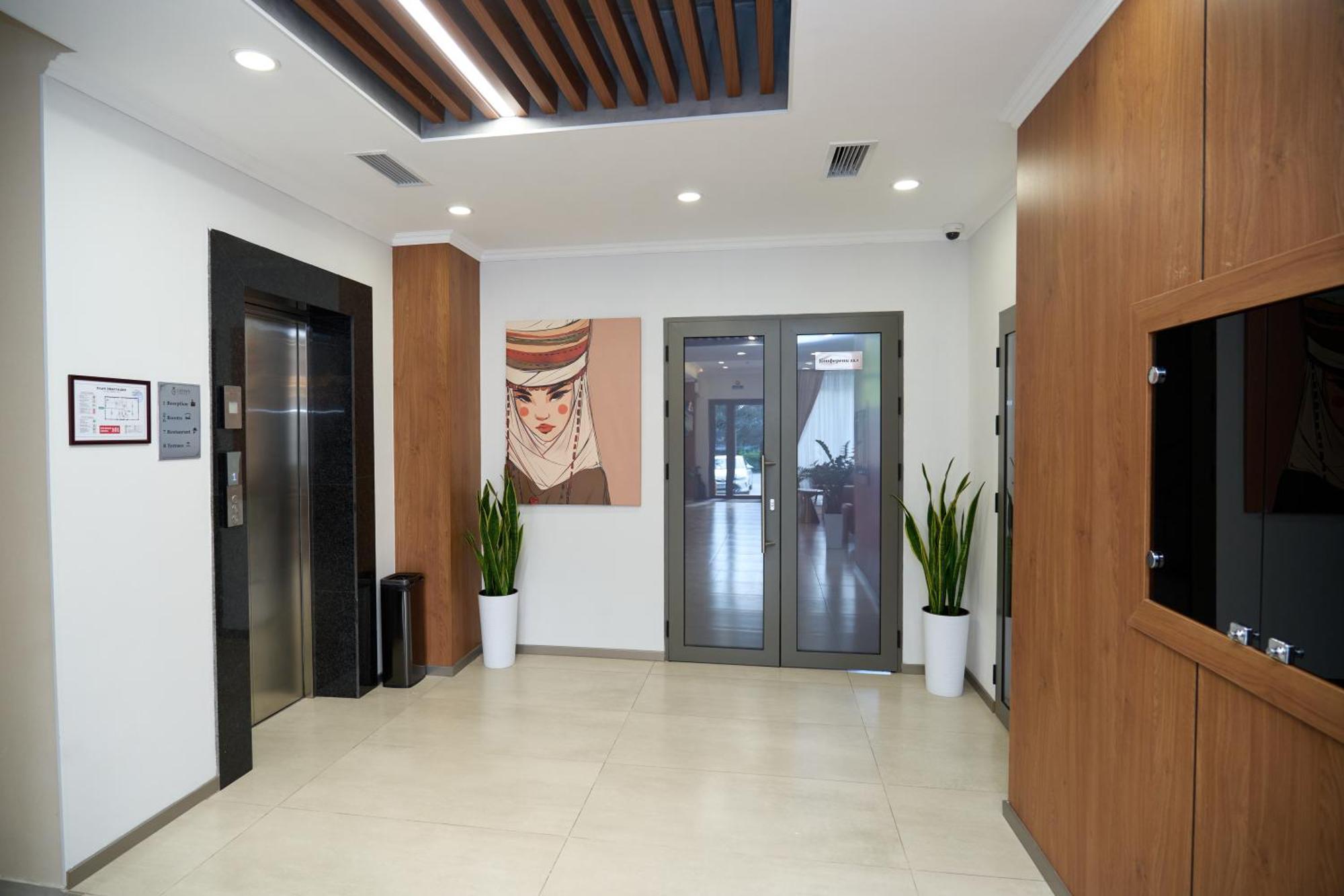 Crown Hotel Μπισκέκ Εξωτερικό φωτογραφία