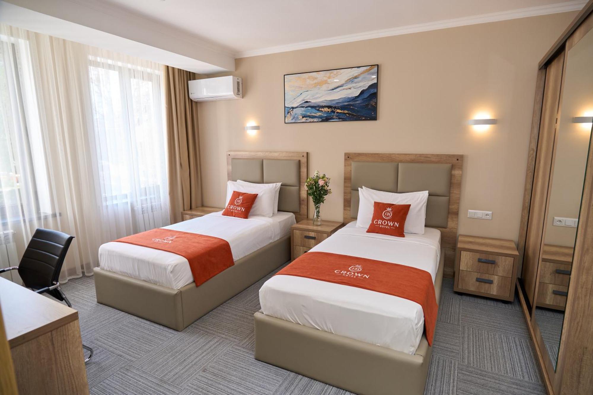 Crown Hotel Μπισκέκ Εξωτερικό φωτογραφία