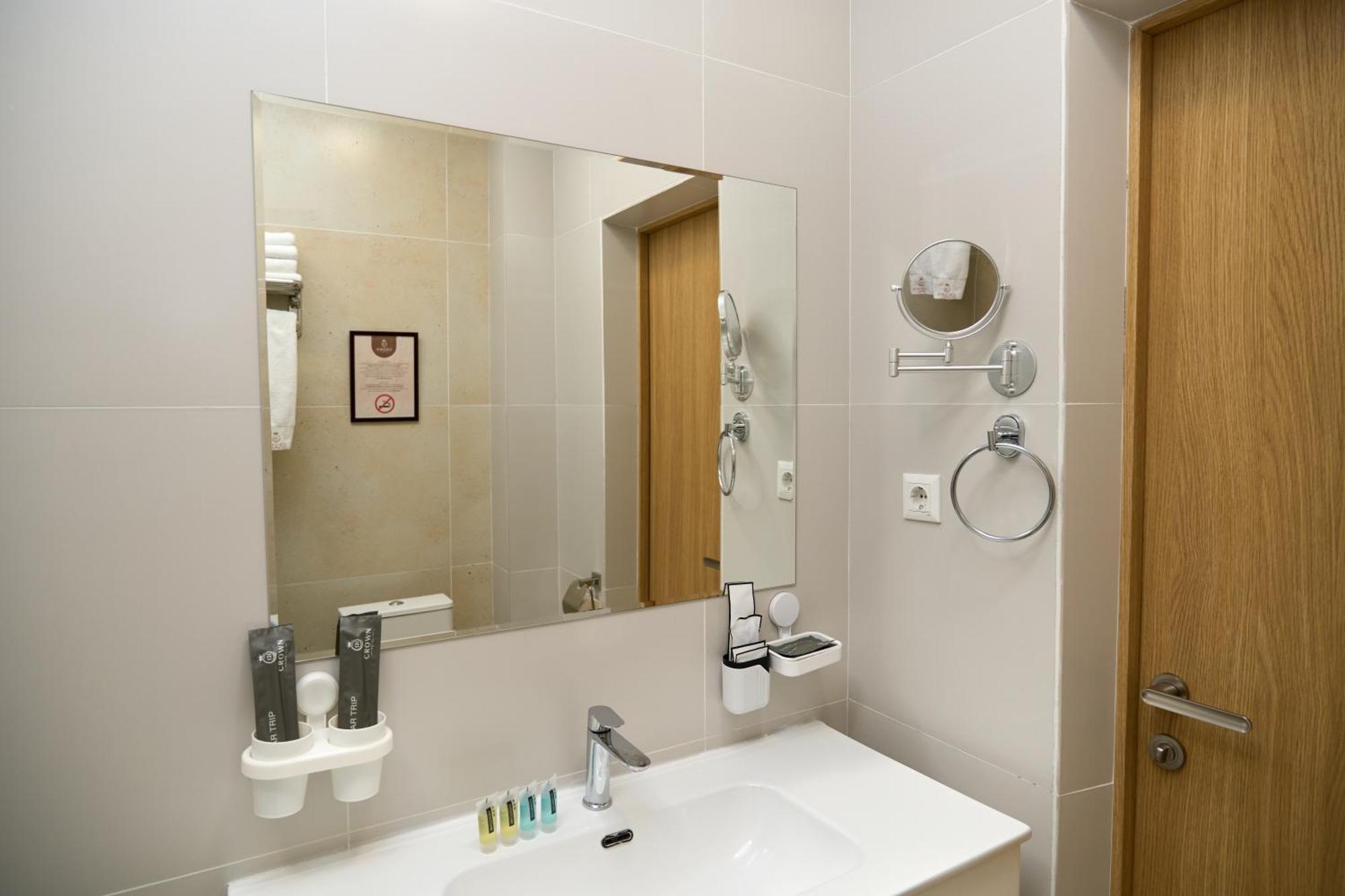Crown Hotel Μπισκέκ Εξωτερικό φωτογραφία